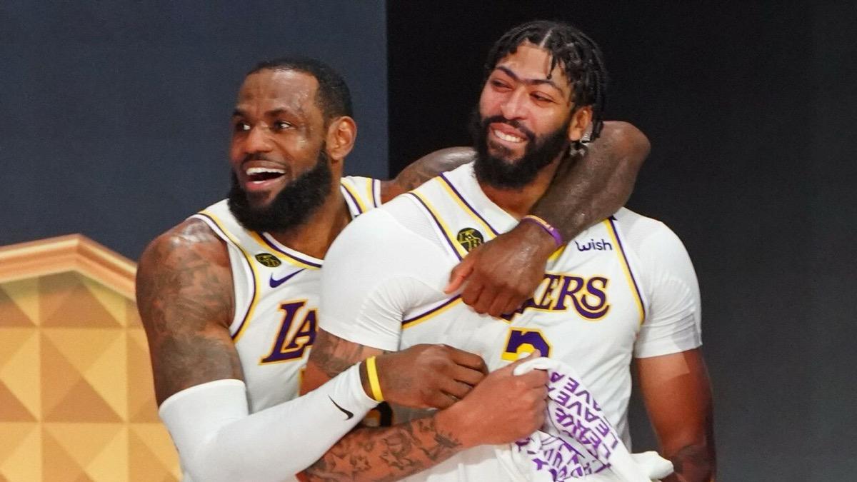 湖人更衣室的第二领袖:戴维斯的领导力与球队文化影响